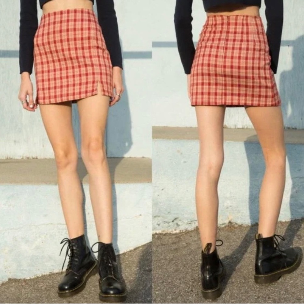 Brandy Melville Plaid Mini Skirt - Picture 2 of 5